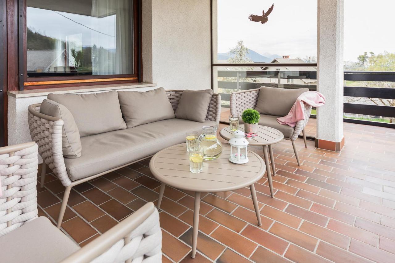 Apartment Valy - Free Bikes, Relaxing Terrace & Near Bled Eksteriør bilde