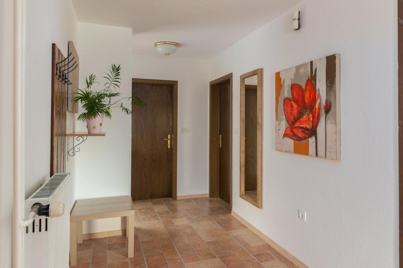 Apartment Valy - Free Bikes, Relaxing Terrace & Near Bled Eksteriør bilde